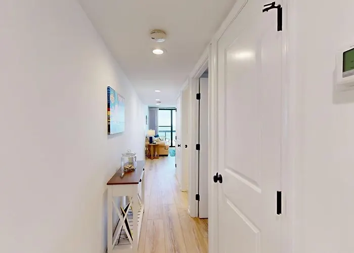 Beachy With Small Balcony Ac Pools Gym Game & Sauna Holiday home Ocean City