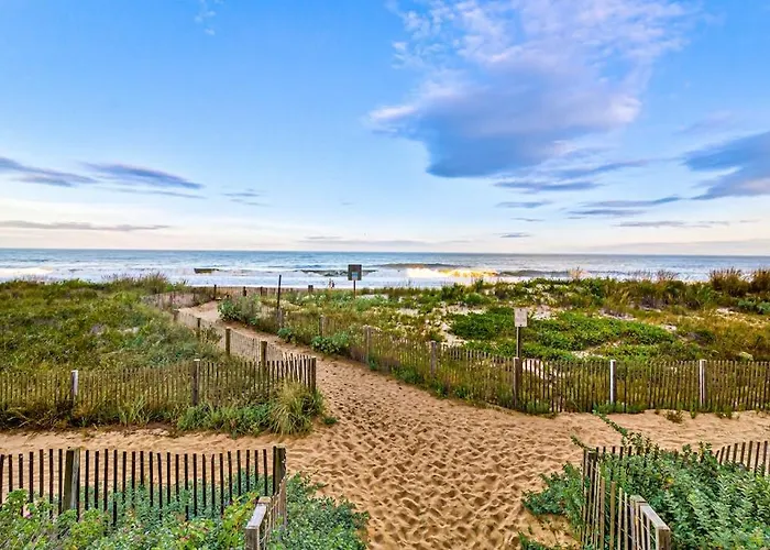 Beachy With Small Balcony Ac Pools Gym Game & Sauna *